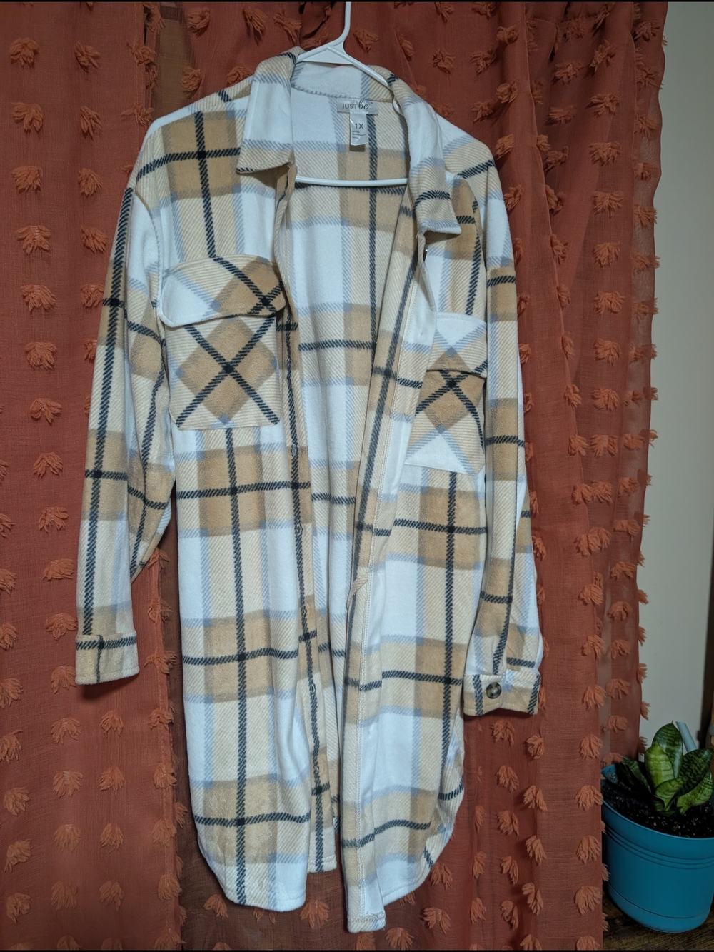 just be- 1x Beige and White Plaid Shacket